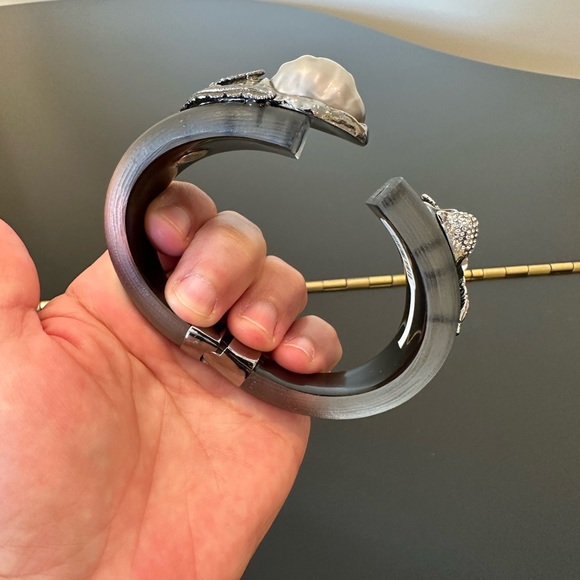 RARE Luxury Formal Authentic Alexis Bittar Lucite Crystal Baroque Pearl Bangle - Picture 5 of 17